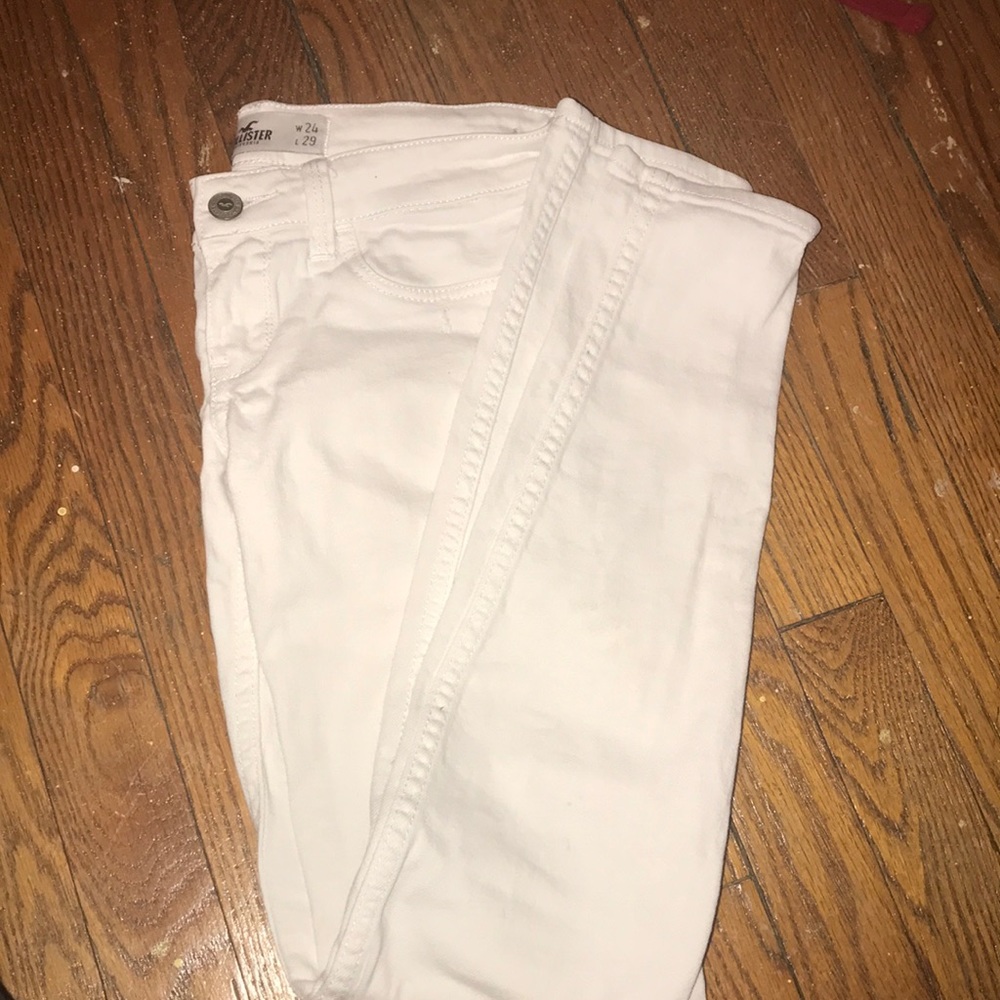 White American Eagle jeans